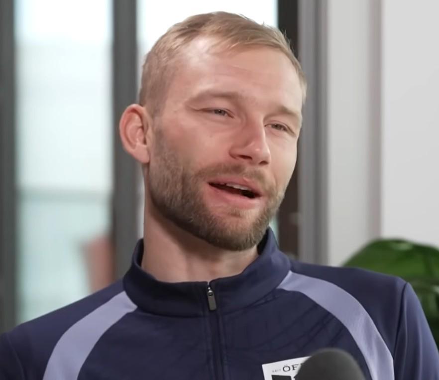 开云体育平台app-莱默尔：续约更多意味着尊重；拜仁现在默契到甚至可以盲踢